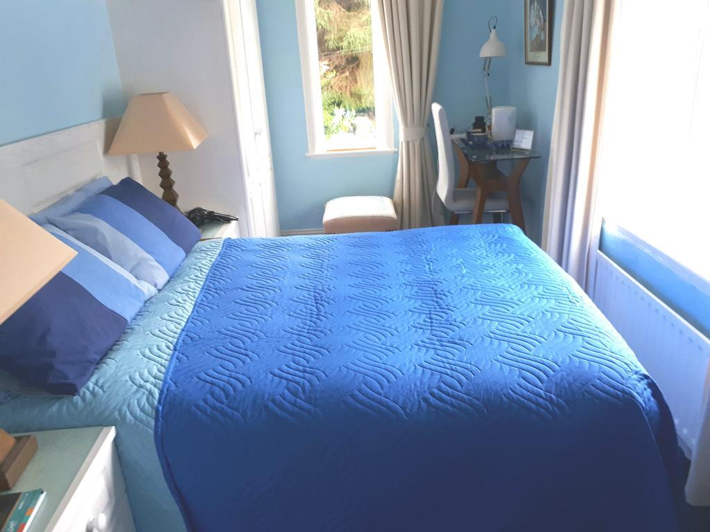 The Dell Dublin Bed & Breakfast Dun Laoghaire Exterior foto